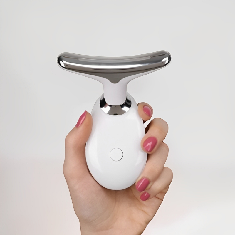 Sculpteur de visage VELURA blanc tenu en main